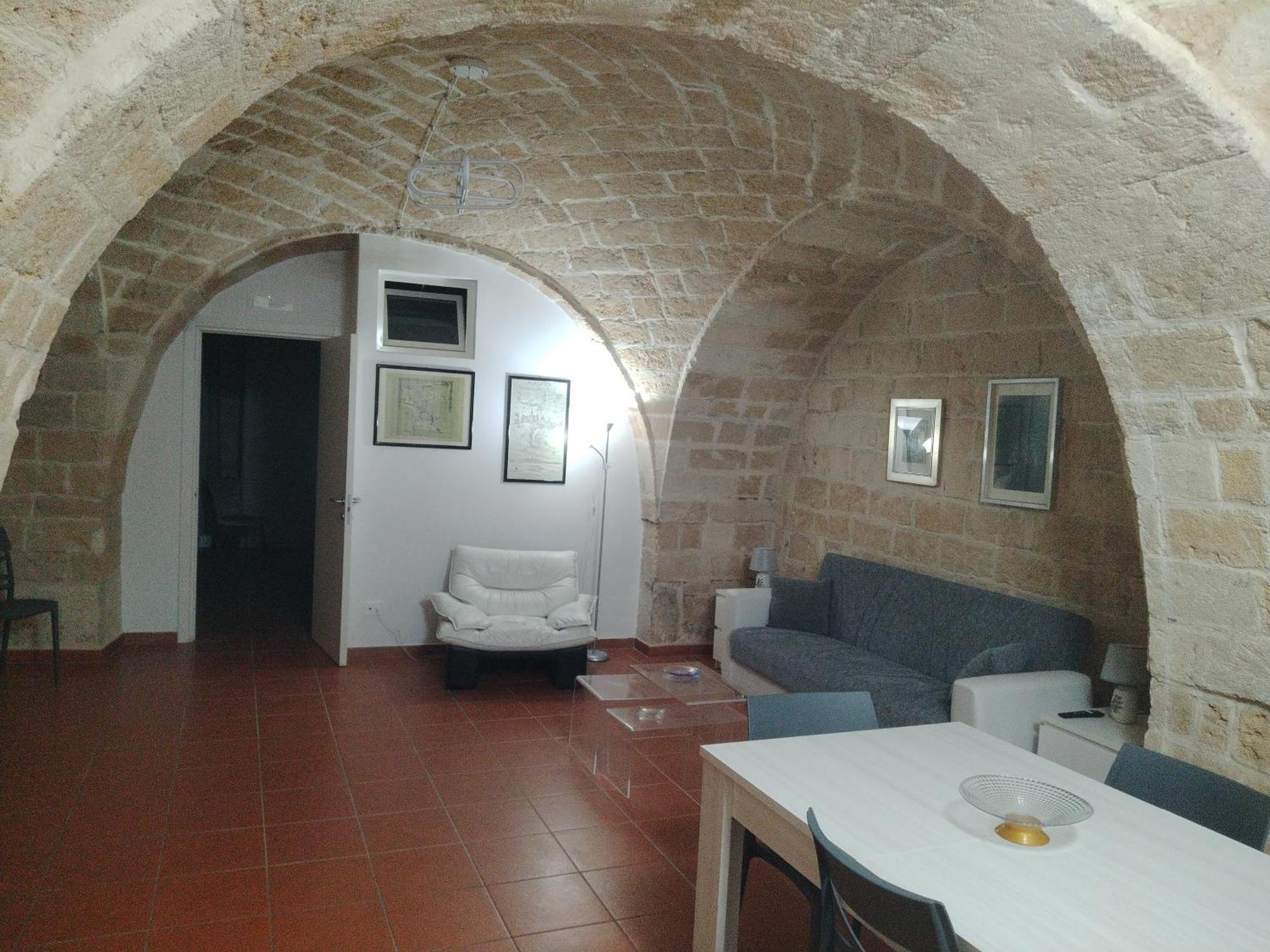 Casa Vacanza Nel Cuore Della Pietra Barletta Esterno foto