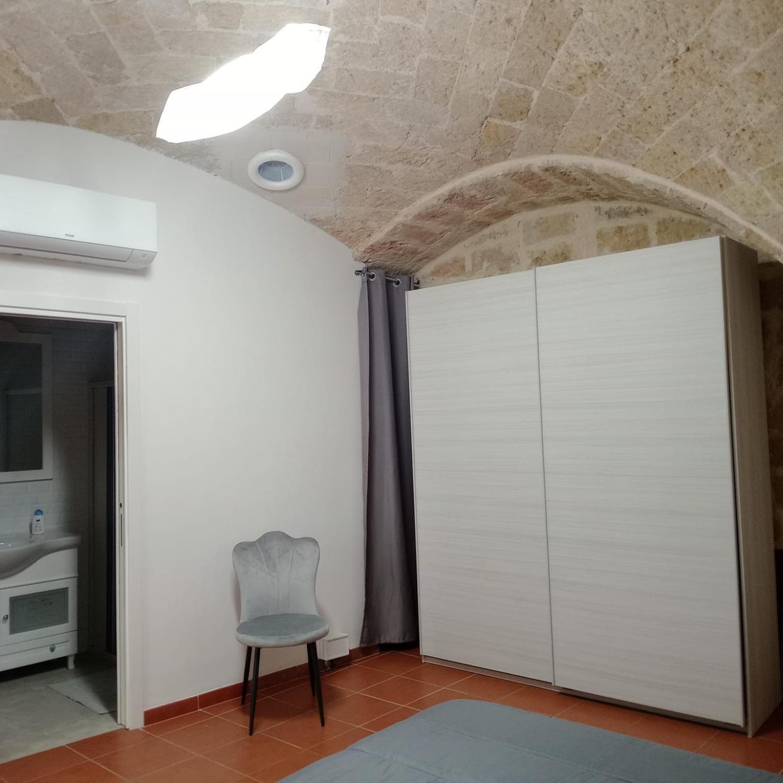 Casa Vacanza Nel Cuore Della Pietra Barletta Esterno foto