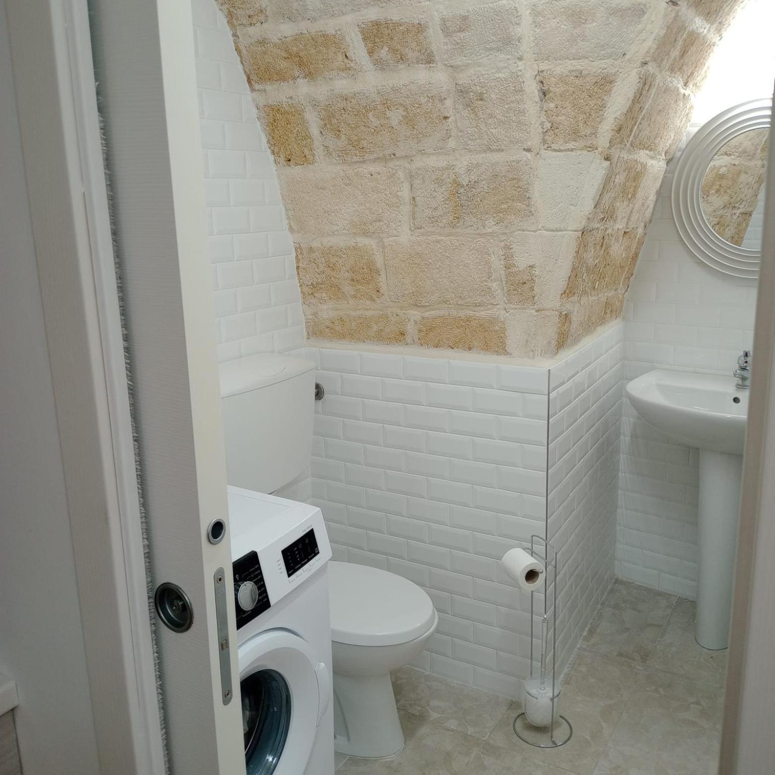 Casa Vacanza Nel Cuore Della Pietra Barletta Esterno foto