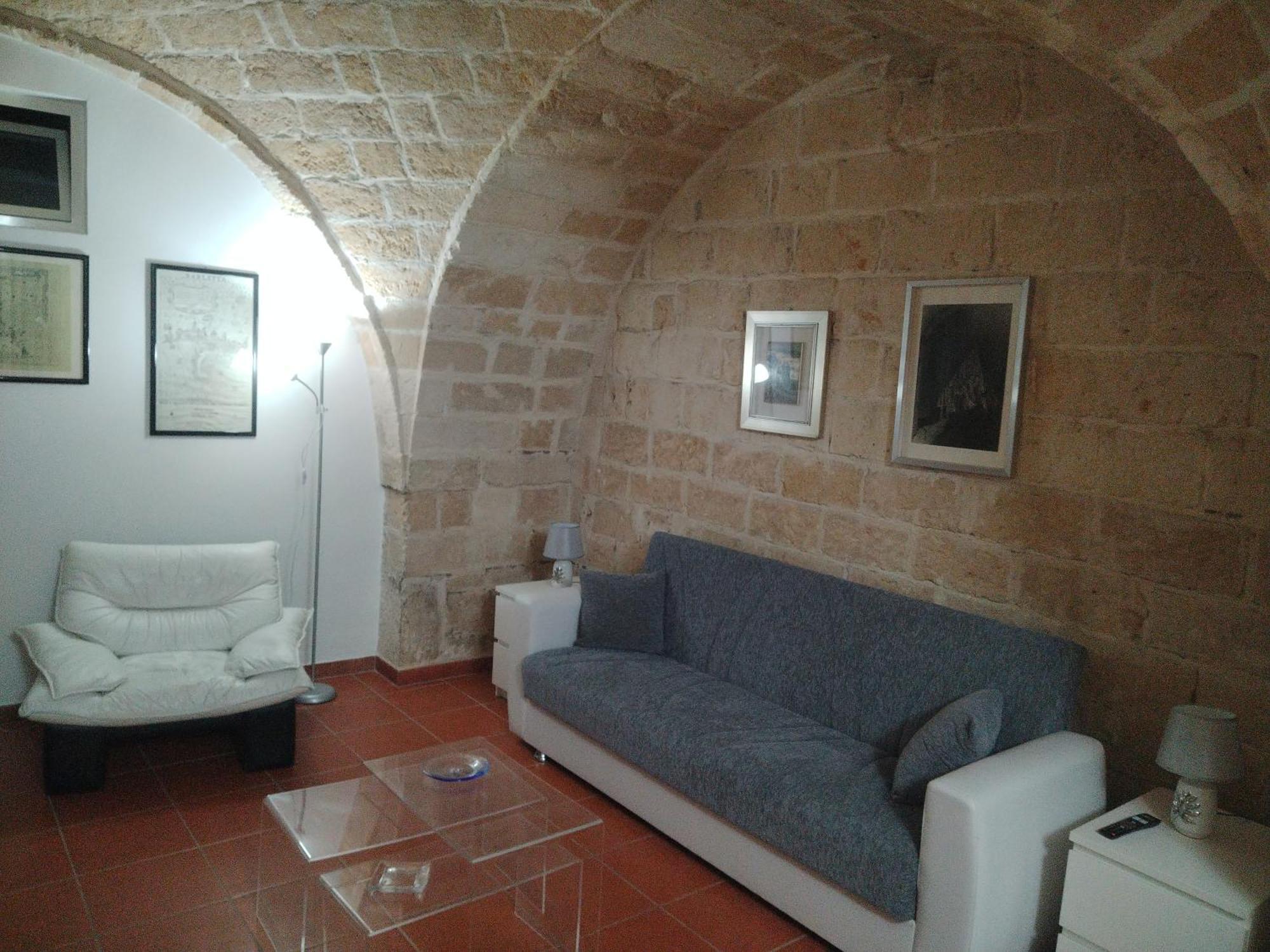 Casa Vacanza Nel Cuore Della Pietra Barletta Esterno foto