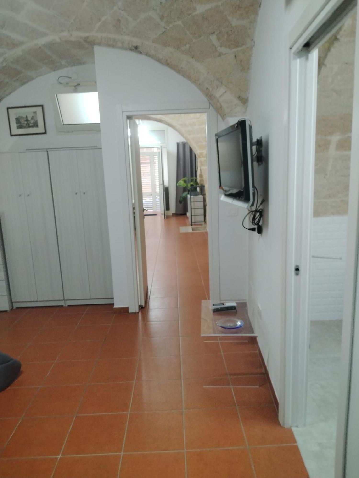 Casa Vacanza Nel Cuore Della Pietra Barletta Esterno foto