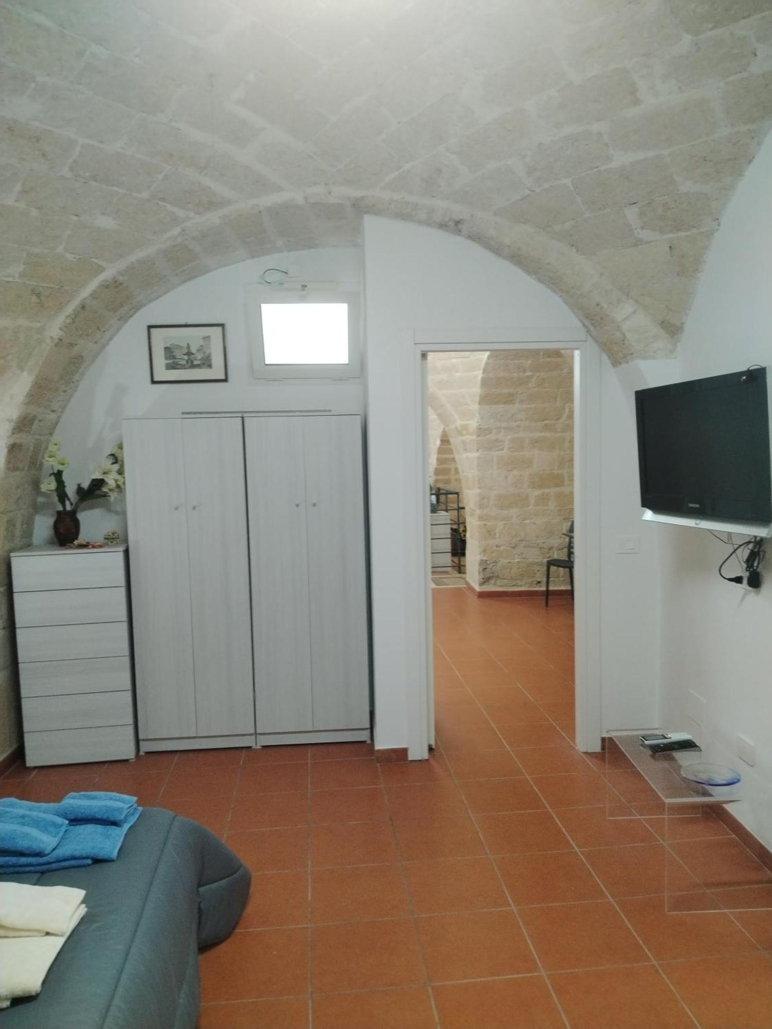 Casa Vacanza Nel Cuore Della Pietra Barletta Esterno foto