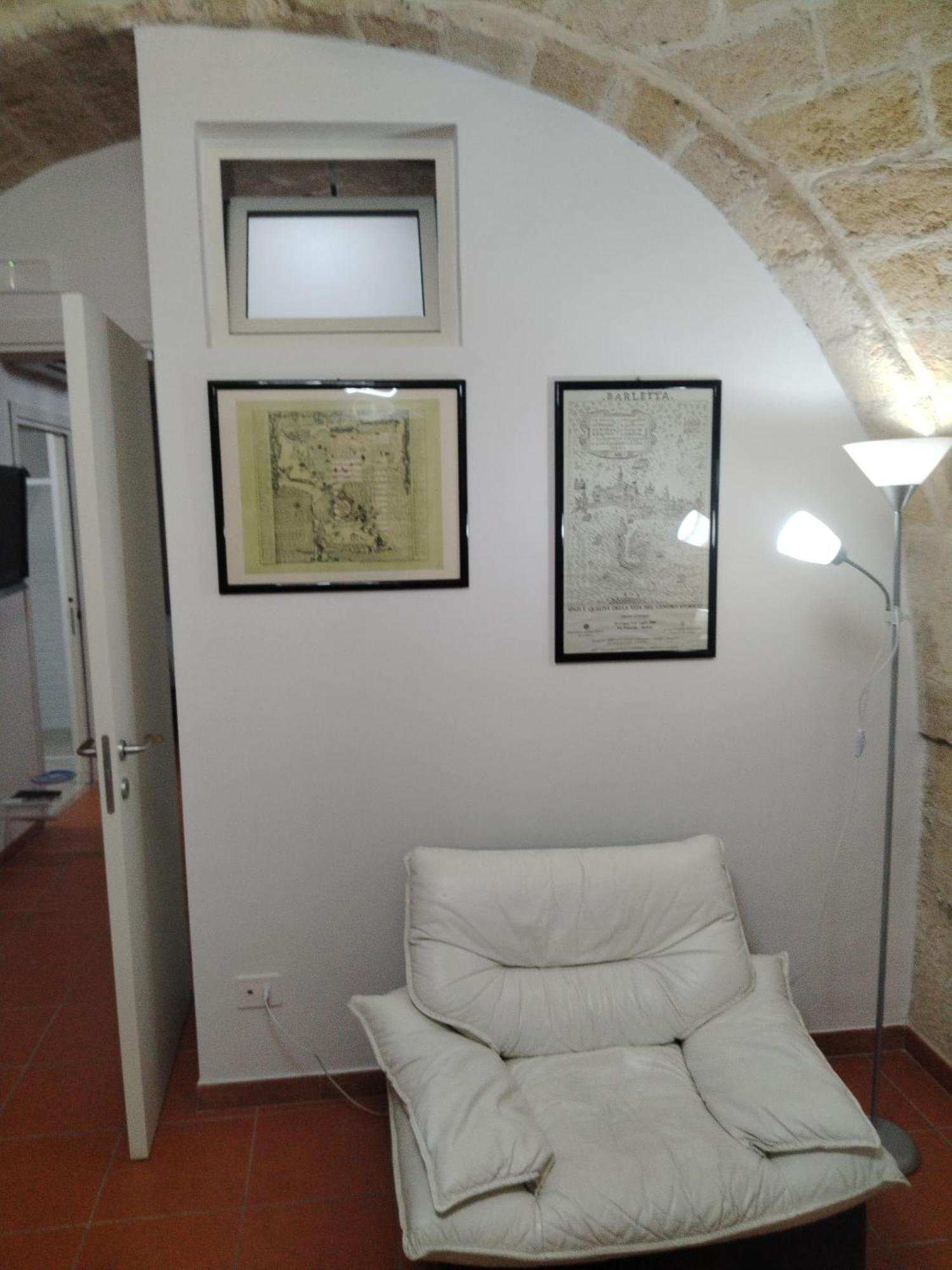 Casa Vacanza Nel Cuore Della Pietra Barletta Esterno foto