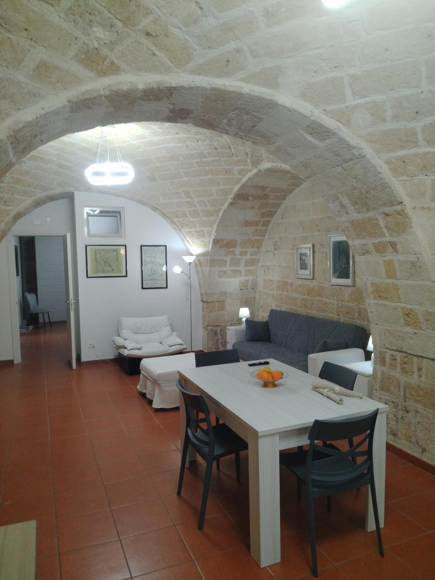 Casa Vacanza Nel Cuore Della Pietra Barletta Esterno foto
