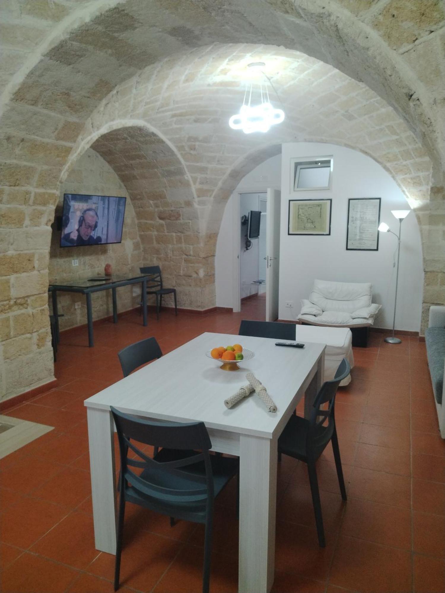 Casa Vacanza Nel Cuore Della Pietra Barletta Esterno foto