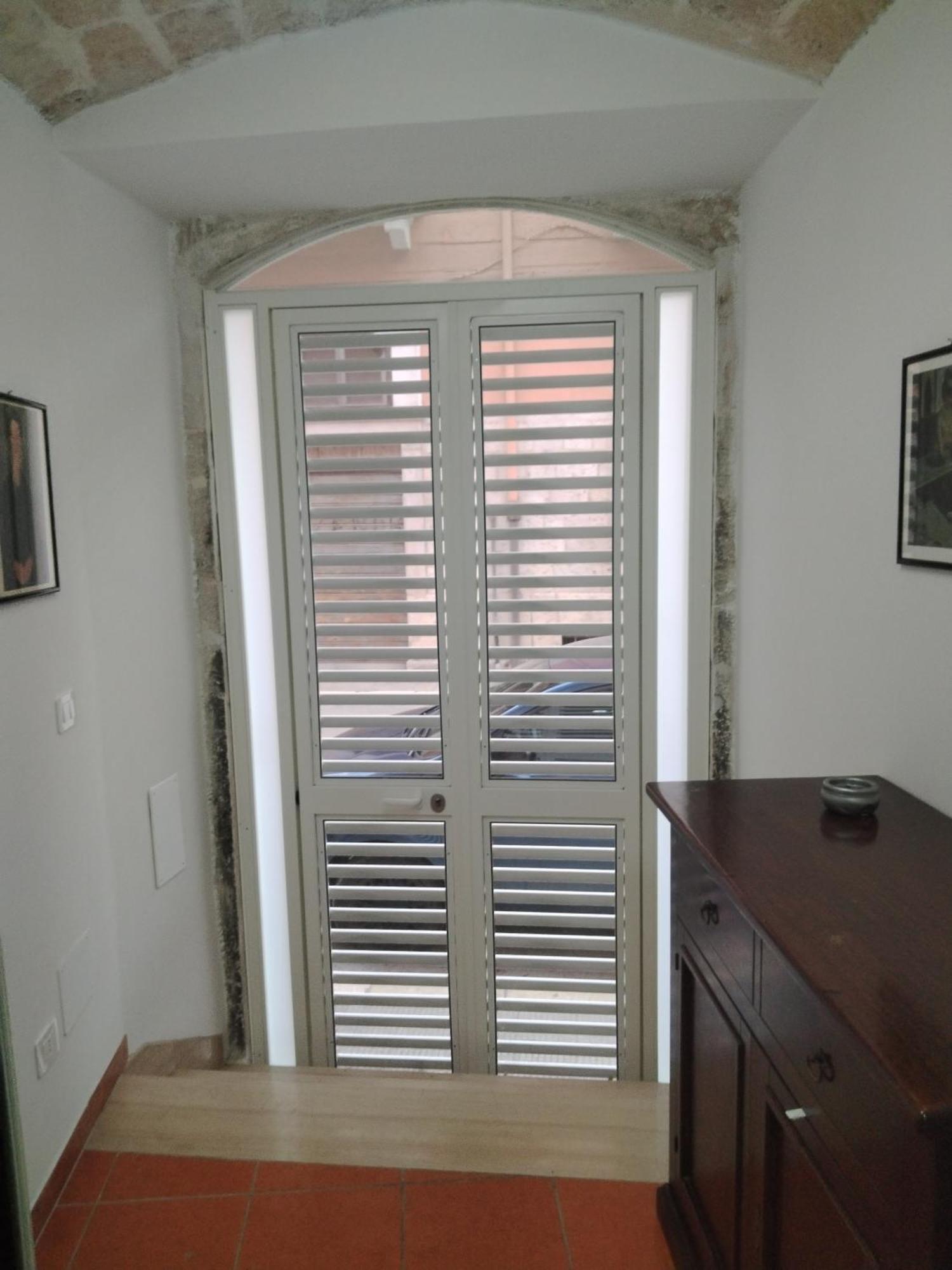 Casa Vacanza Nel Cuore Della Pietra Barletta Esterno foto