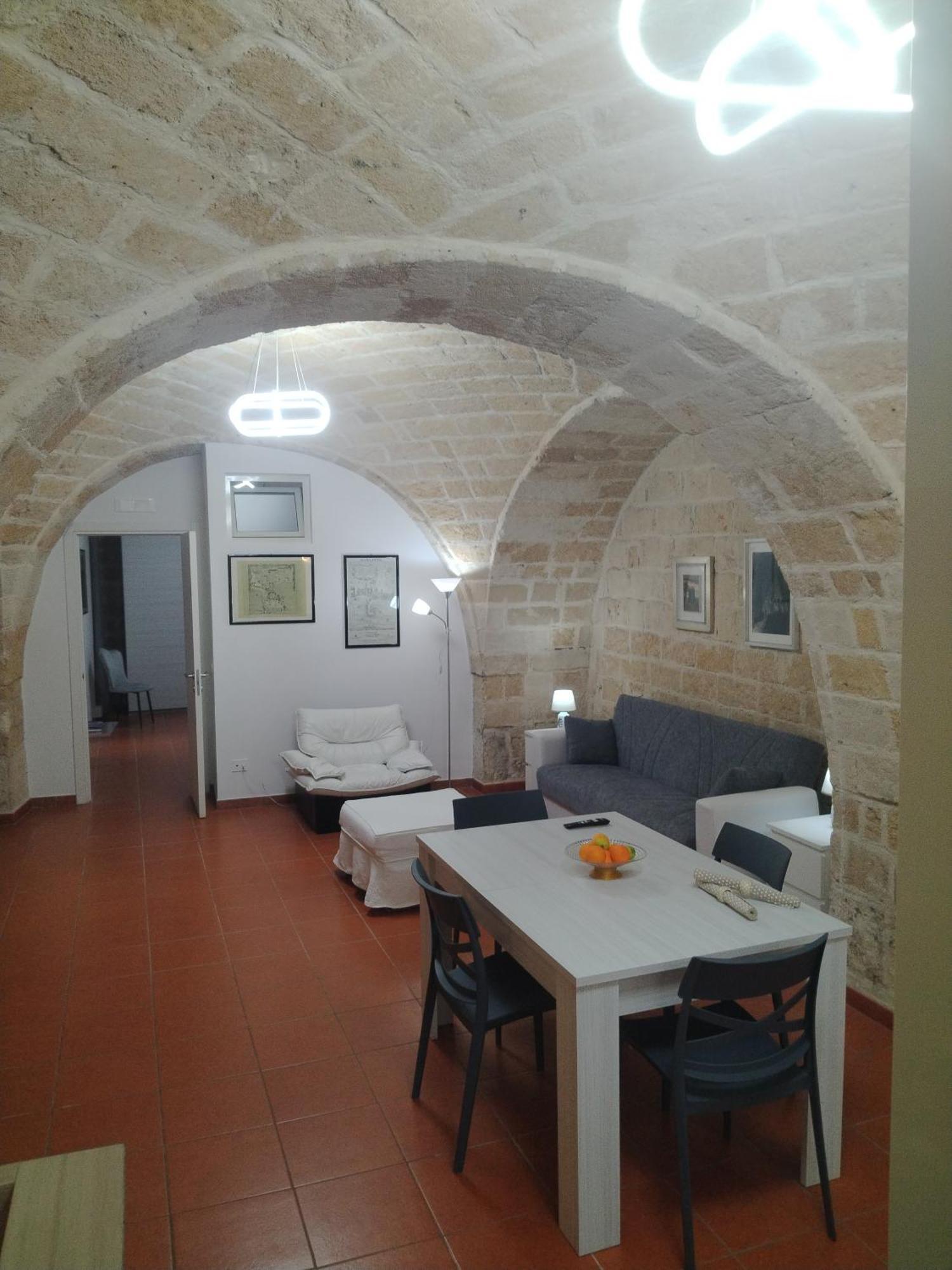 Casa Vacanza Nel Cuore Della Pietra Barletta Esterno foto